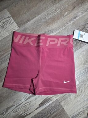 Woman's Shorts Nike Pro Sculpt High-waisted 3" Biker Shorts Pink